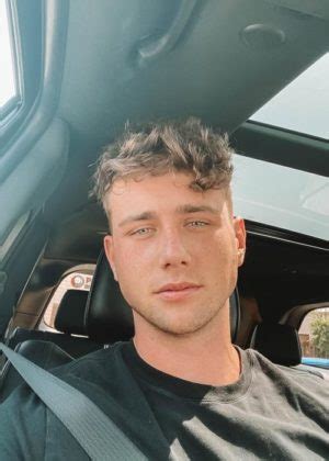 Harry Jowsey Height, Weight, Age, Body Statistics